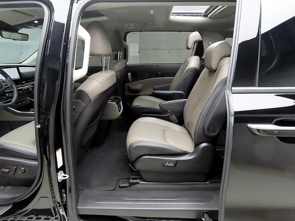 KIA Carnival - Vista 6