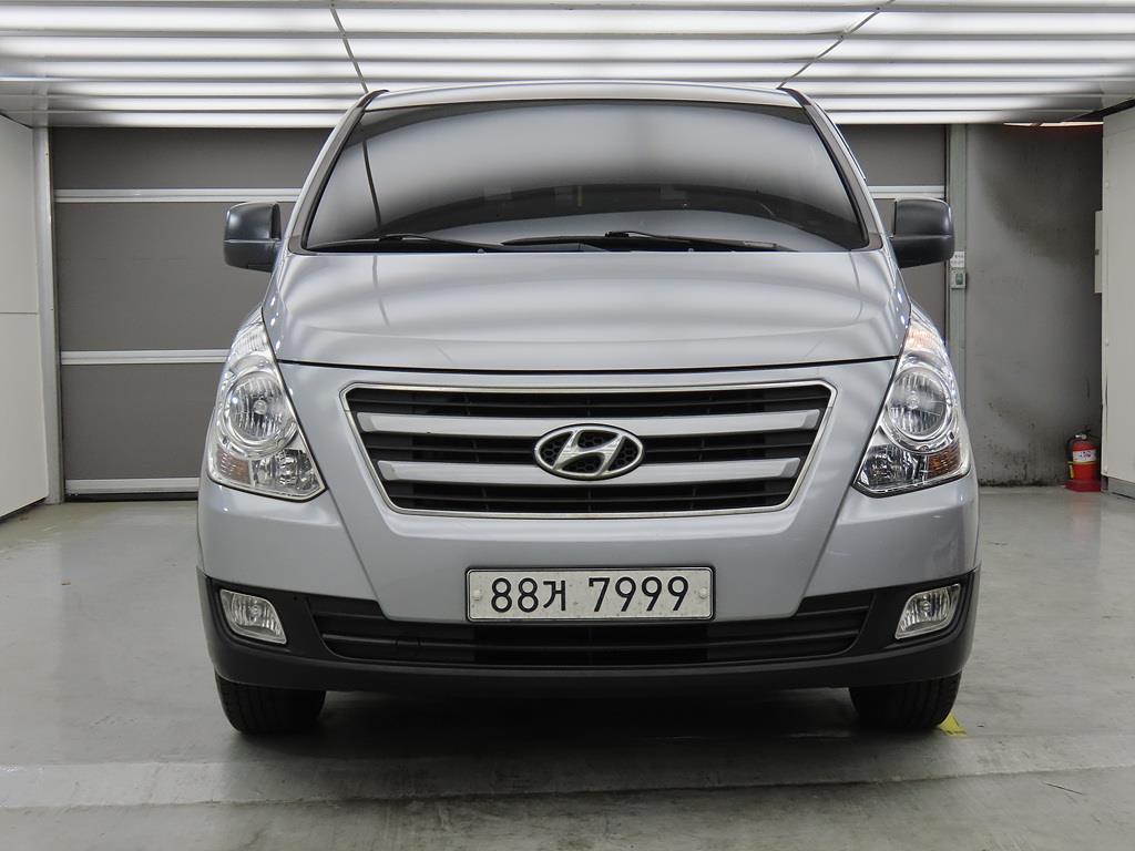 HYUNDAI Starex - Vista 2