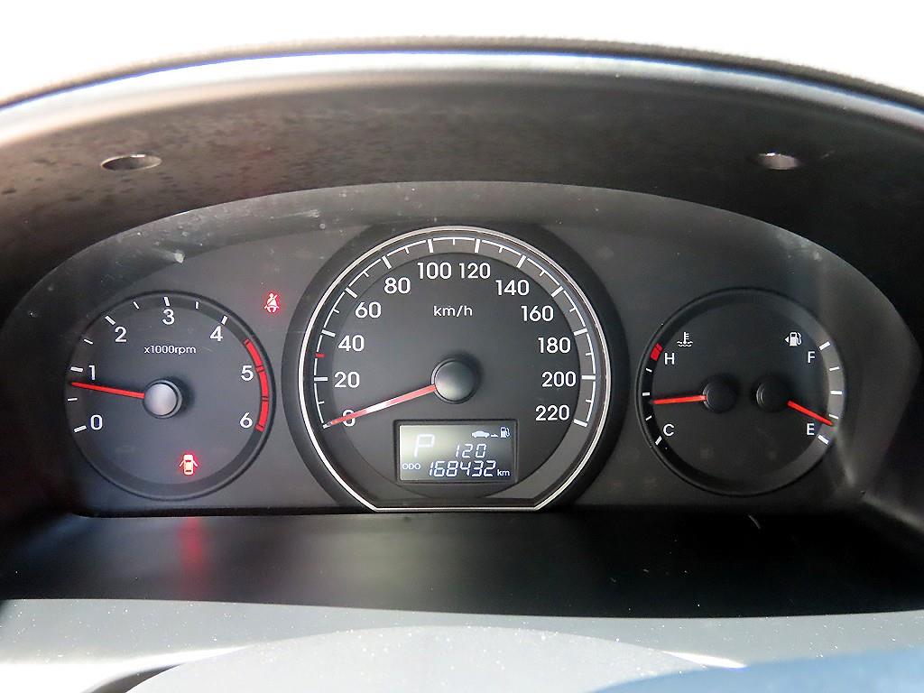 HYUNDAI Starex - Vista 9