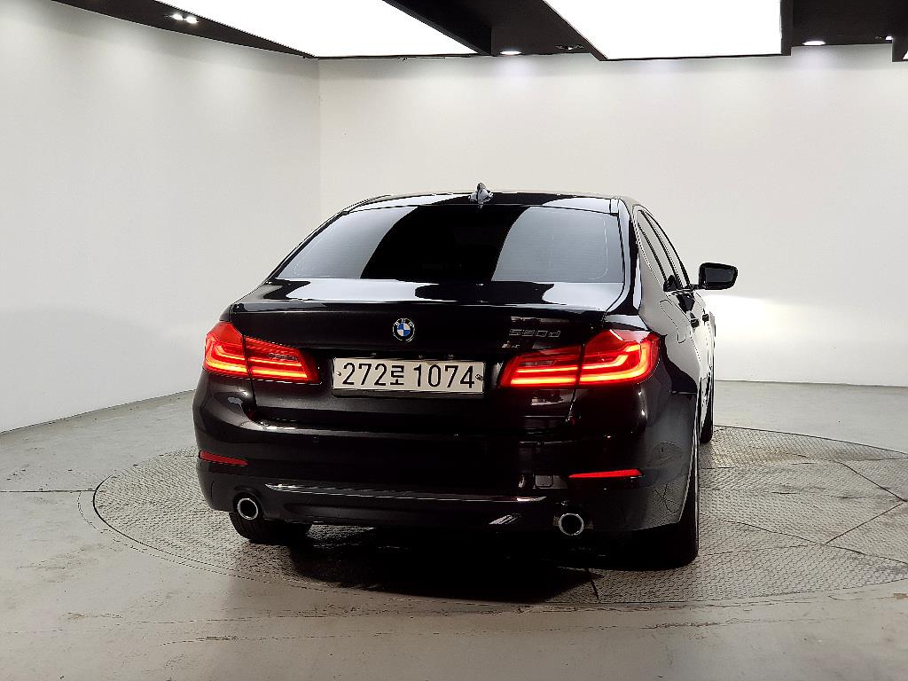 BMW 5 Series - Vista 3