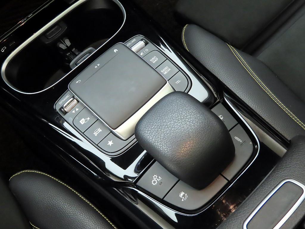 Mercedes Benz CLA Class - Vista 11