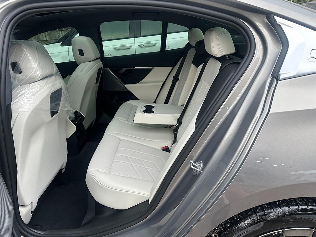 BMW 5 Series - Vista 6