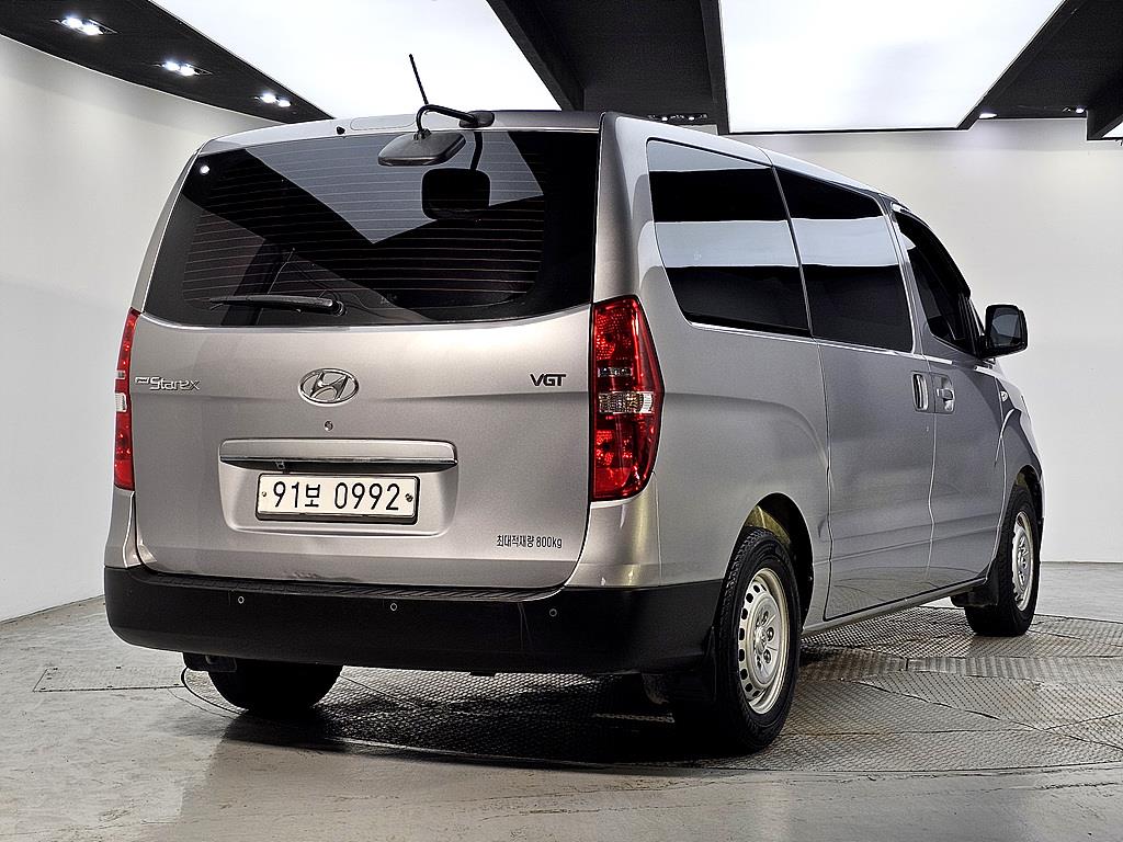 HYUNDAI Starex - Vista 4