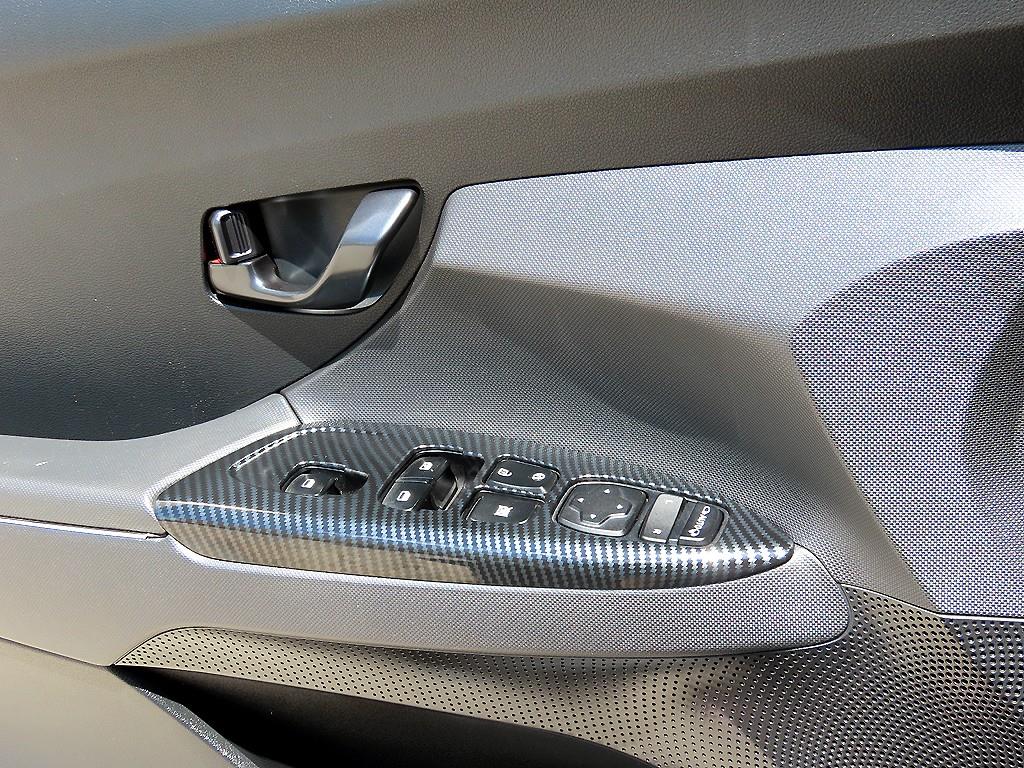HYUNDAI Veloster - Vista 12