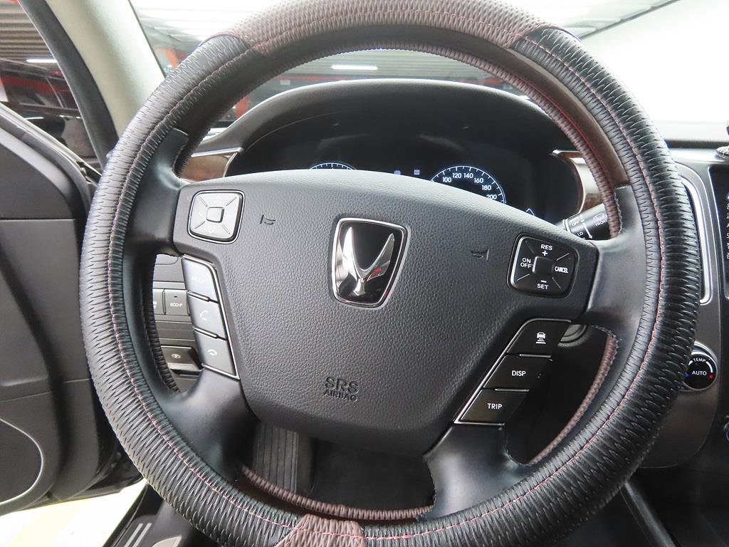 HYUNDAI Equus - Vista 8