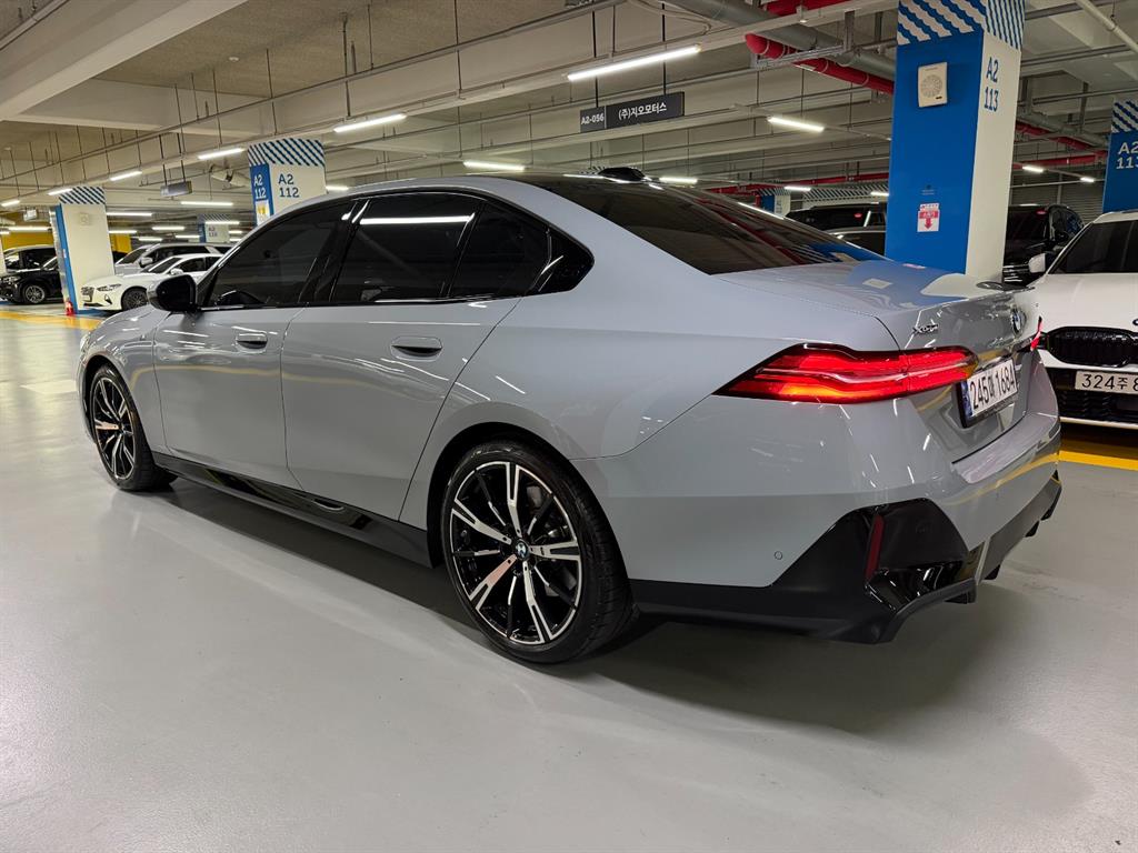 BMW 5 Series - Vista 5