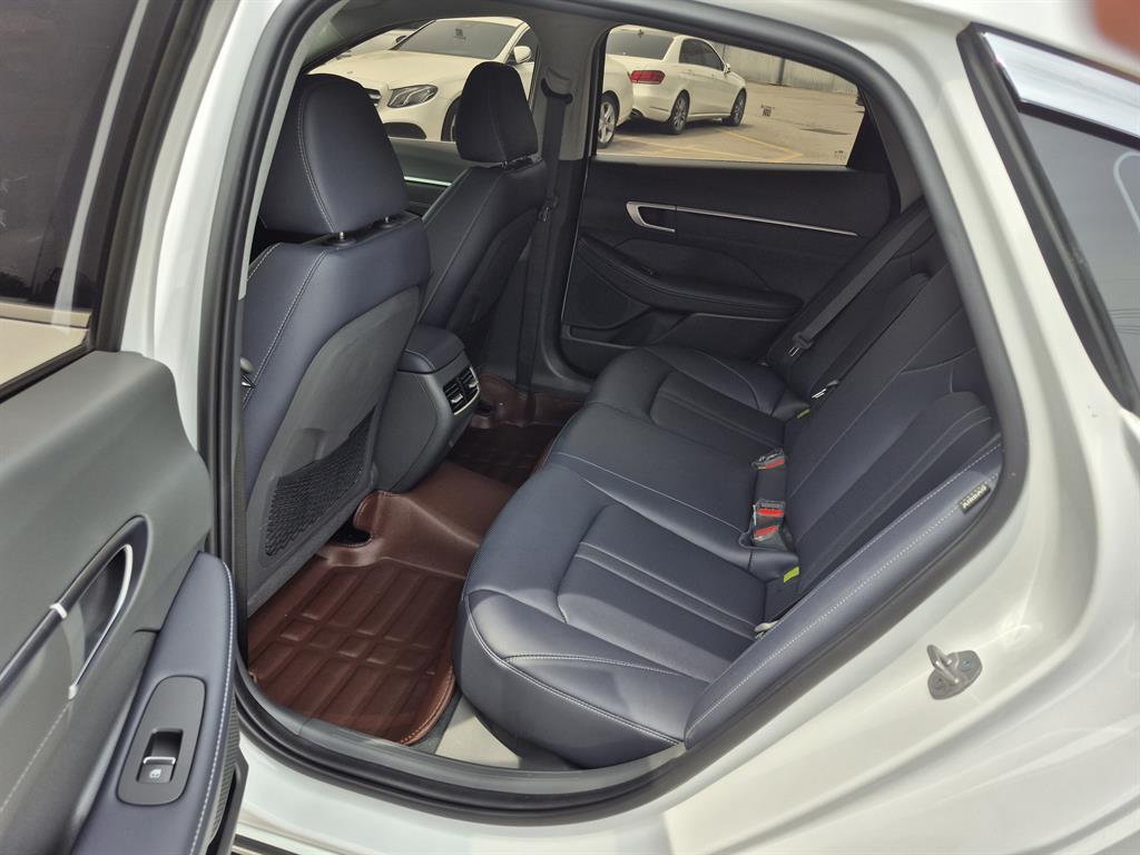HYUNDAI Sonata - Vista 11