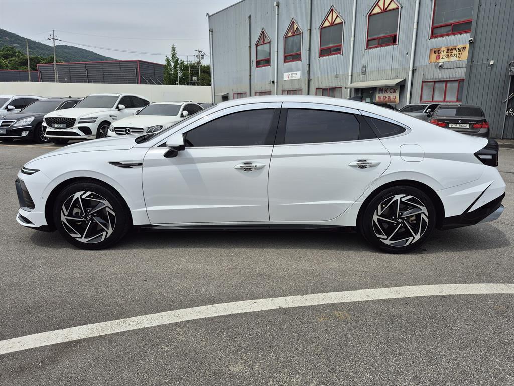 HYUNDAI Sonata - Vista 8