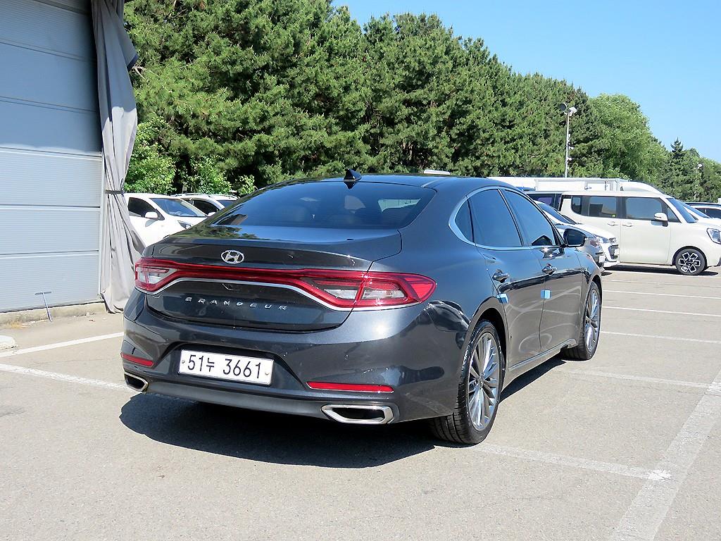 HYUNDAI Grandeur - Vista 4