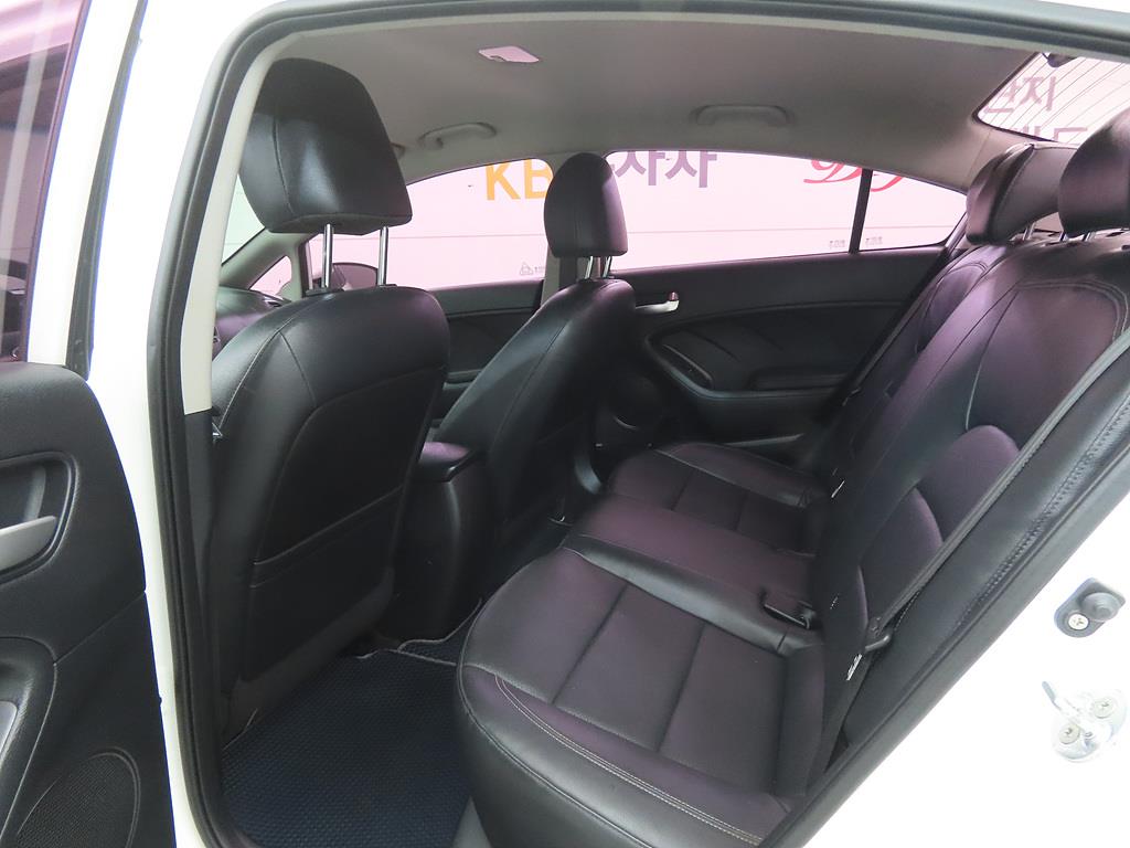KIA K3 - Vista 6