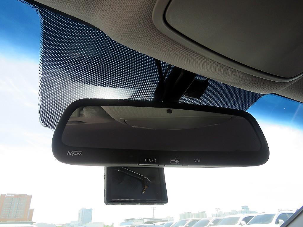 HYUNDAI Sonata - Vista 12