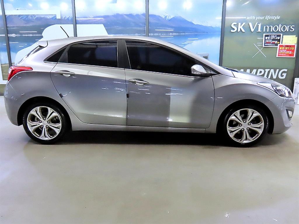 HYUNDAI i30 - Vista 3