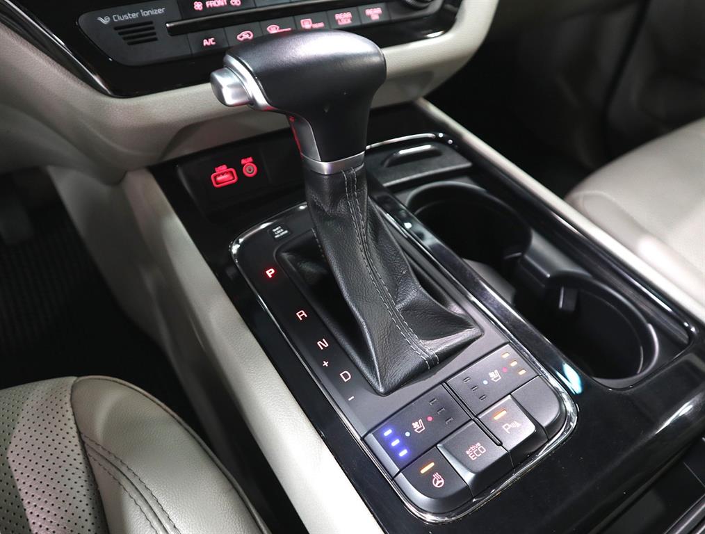KIA Carnival 2017 Plateado - Importación desde Corea - HF Imports Iquique - Foto 15