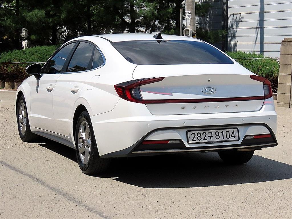 HYUNDAI Sonata - Vista 3