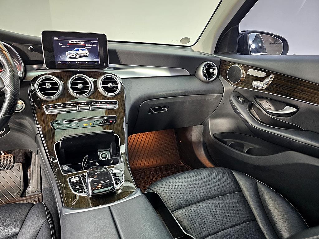 Mercedes Benz GLC Class - Vista 10