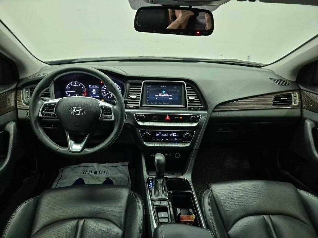 HYUNDAI Sonata - Vista 7