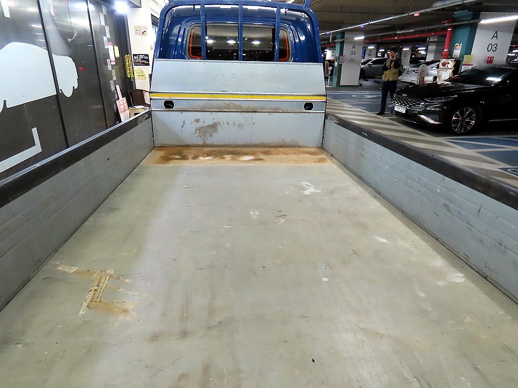 Small Truck Cargo (small) - Vista 6