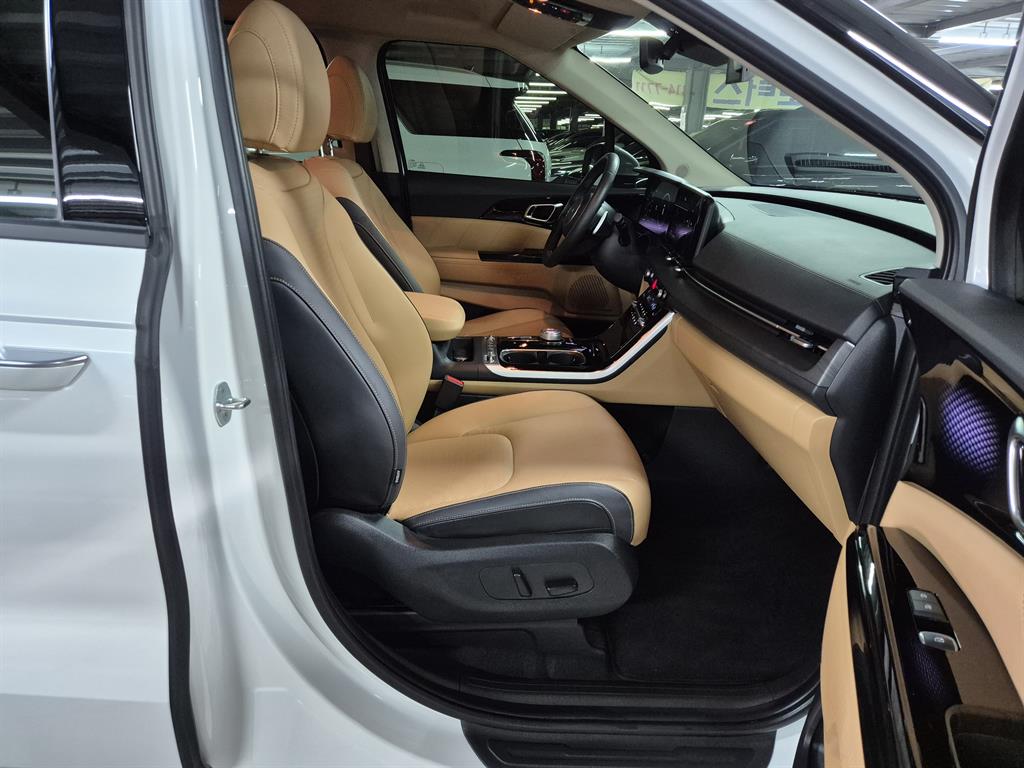 KIA Carnival 2023 the color of pearl - Importación desde Corea - HF Imports Iquique - Foto 19