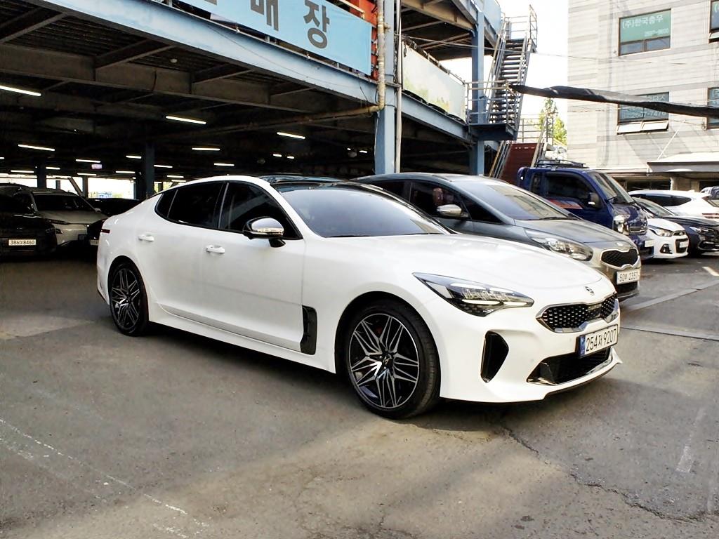 KIA Stinger - Vista 3