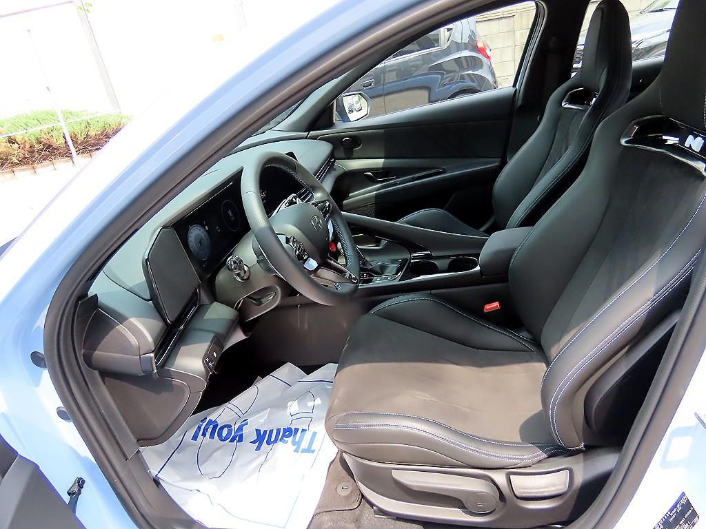 HYUNDAI Avante - Vista 5