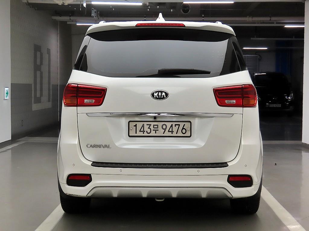 KIA Carnival - Vista 3