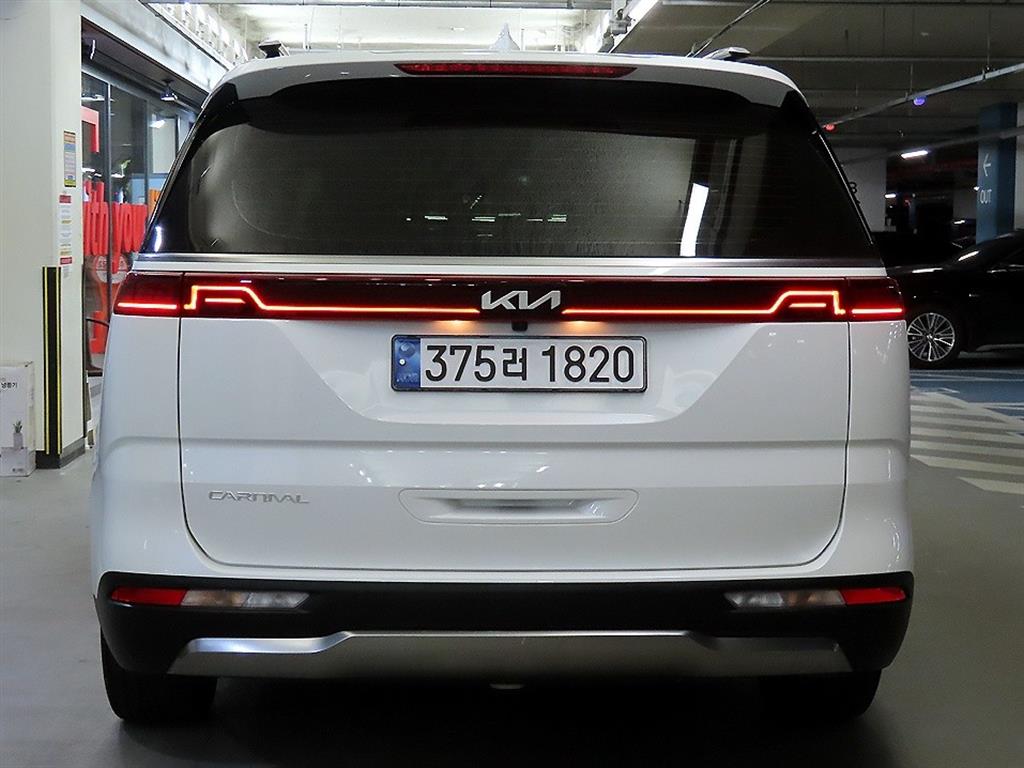 KIA Carnival - Vista 5
