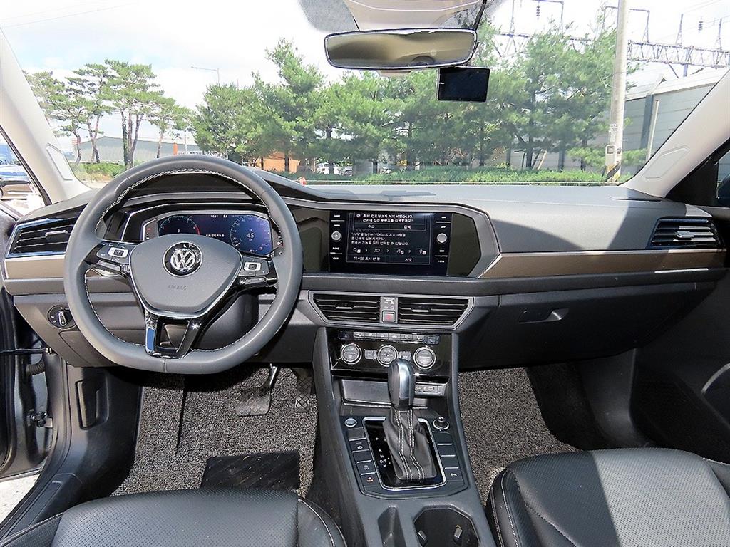Volkswagen Jetta - Vista 7