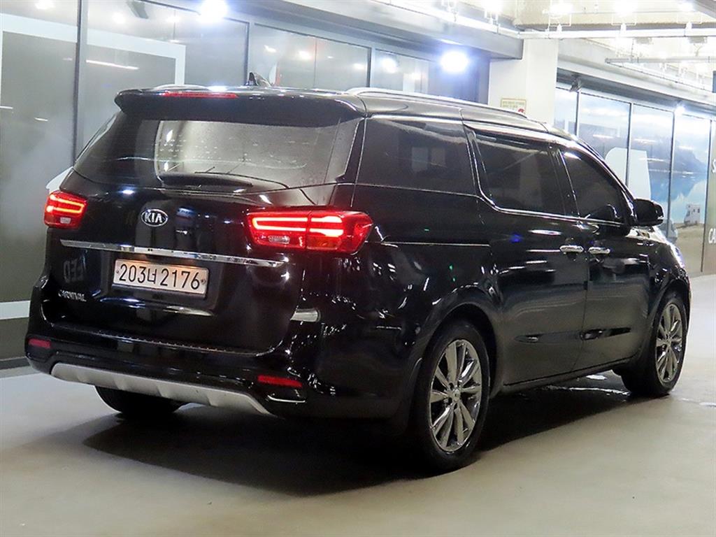 KIA Carnival - Vista 4