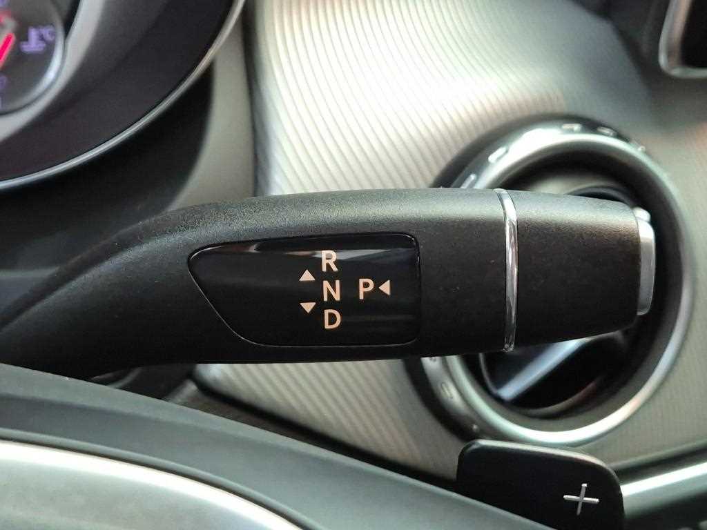 Mercedes Benz GLA Class - Vista 8