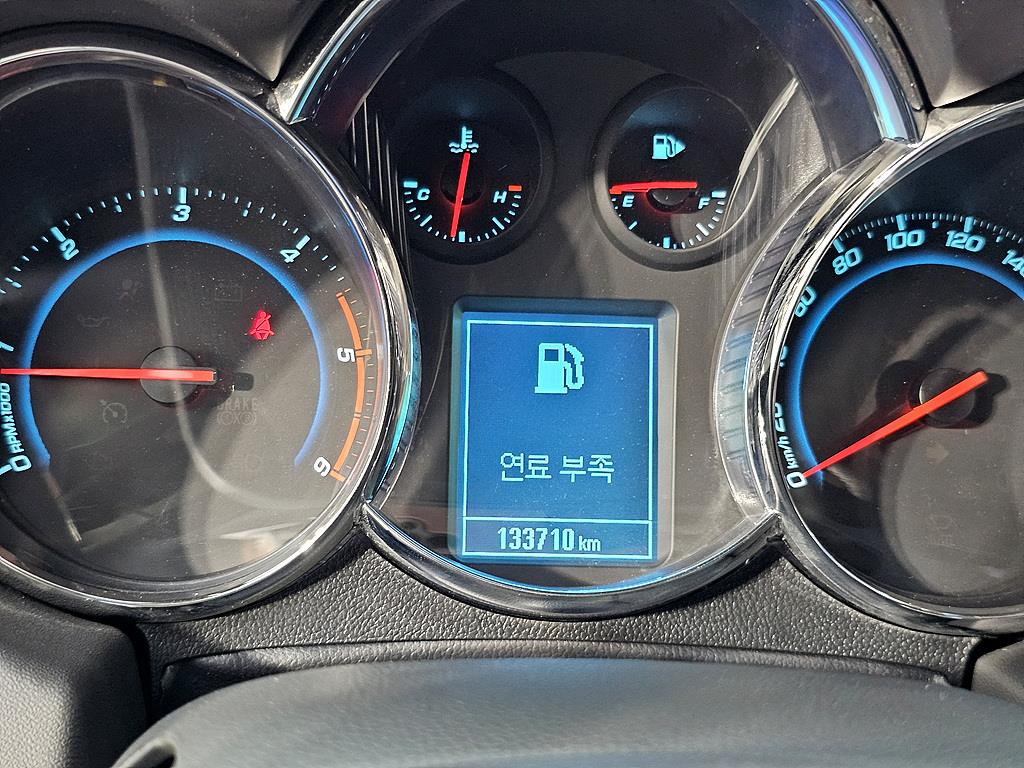 Chevrolet Cruise - Vista 7