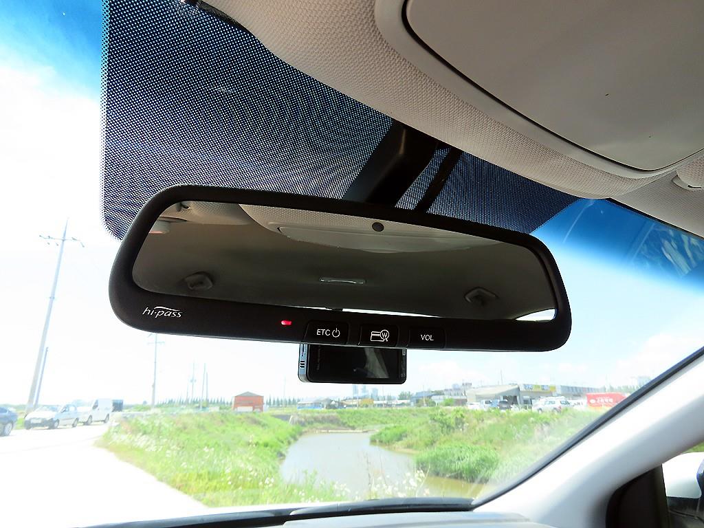HYUNDAI Sonata - Vista 12