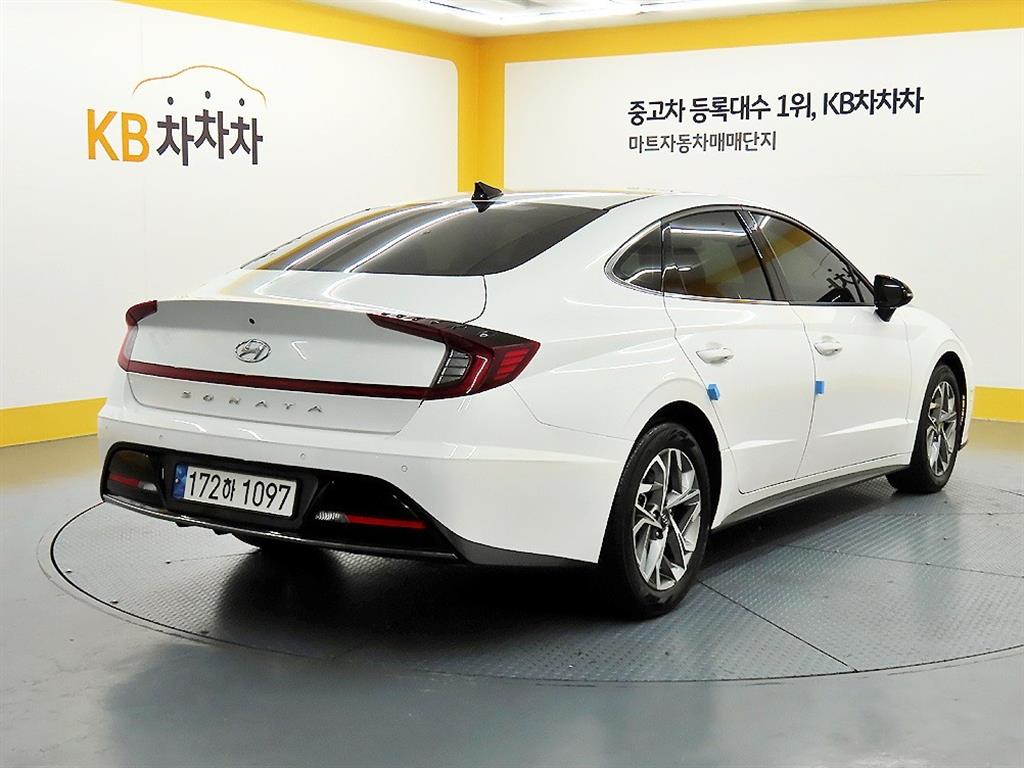 HYUNDAI Sonata - Vista 4