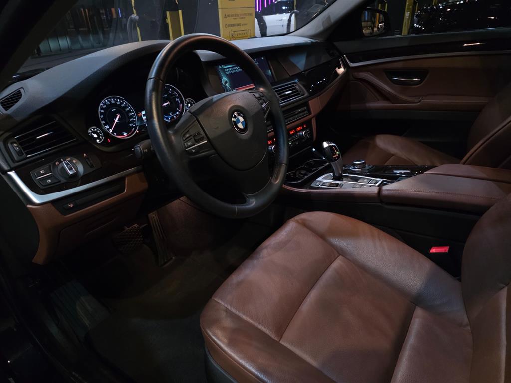 BMW 5 Series - Vista 5