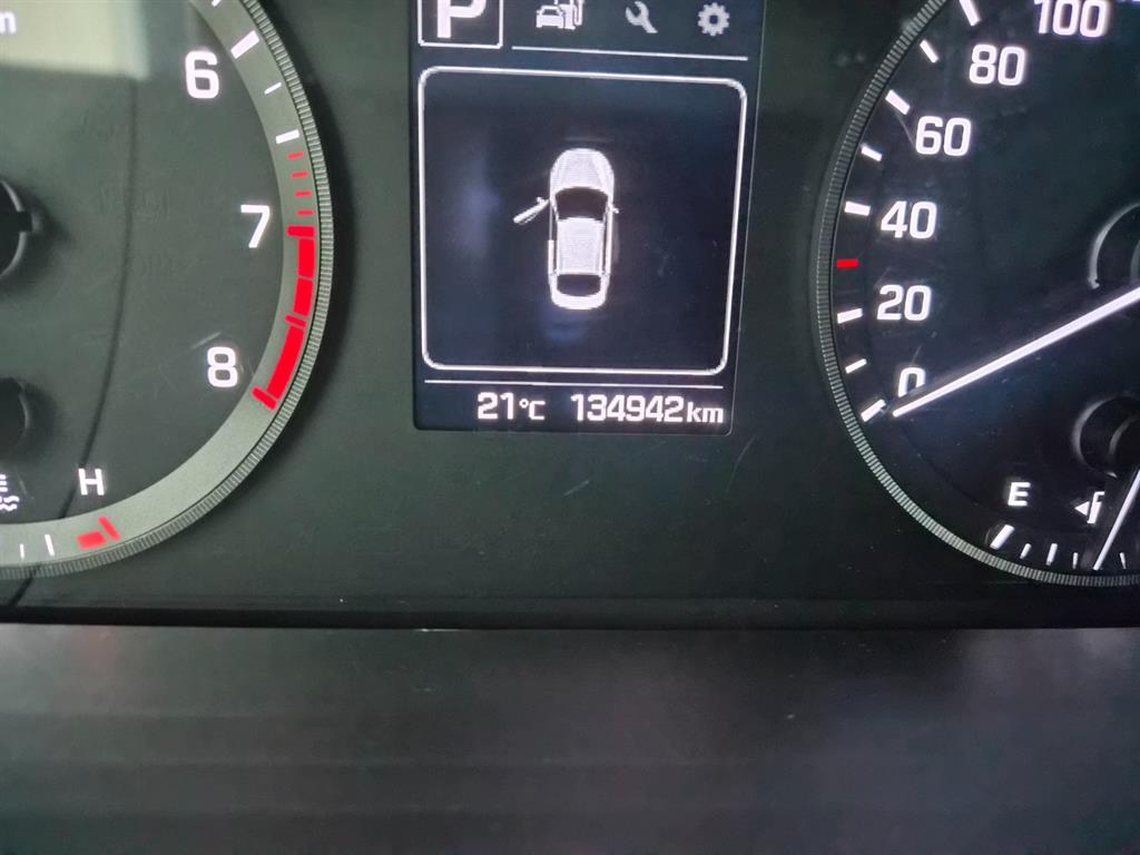 HYUNDAI Sonata - Vista 12