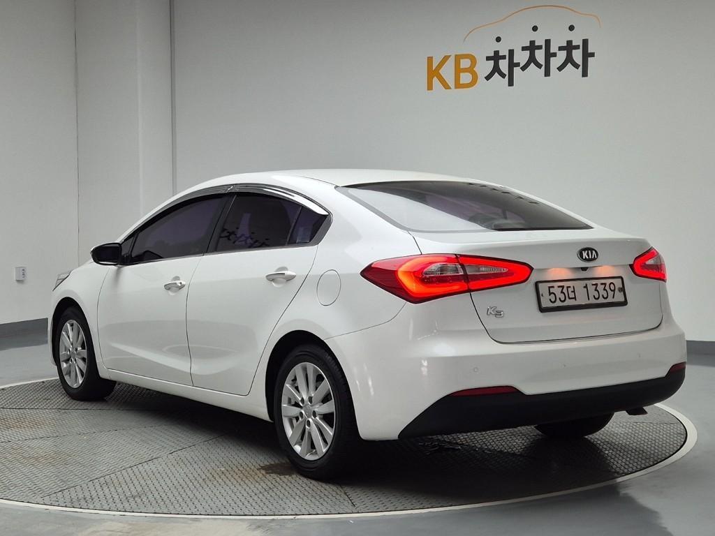 KIA K3 - Vista 3