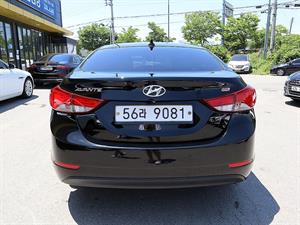 HYUNDAI Avante - Vista 8