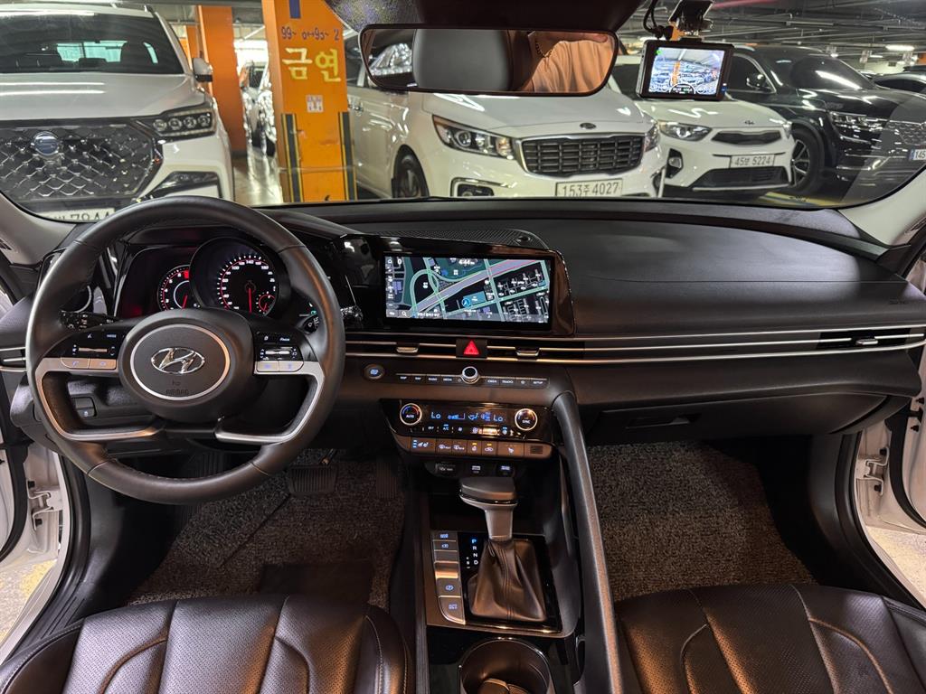 HYUNDAI Avante - Vista 8
