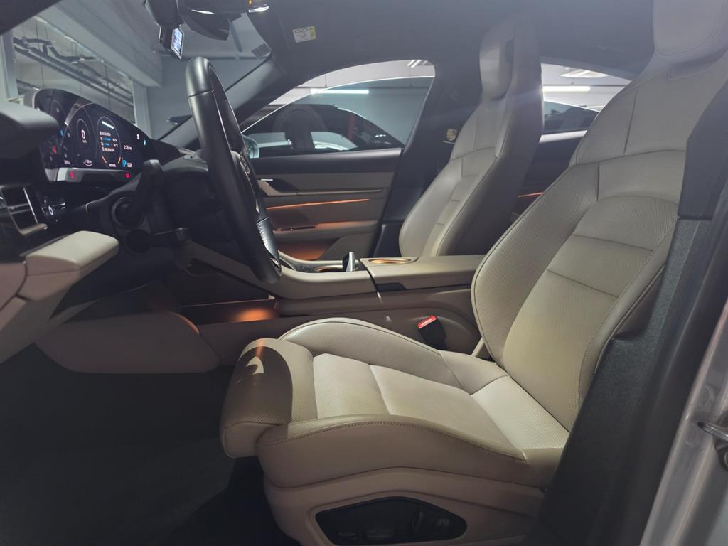 Porsche Taycan - Vista 8