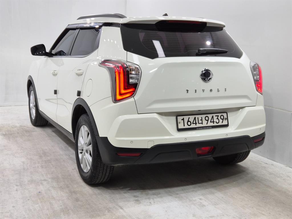 Ssangyong Tivoli - Vista 4