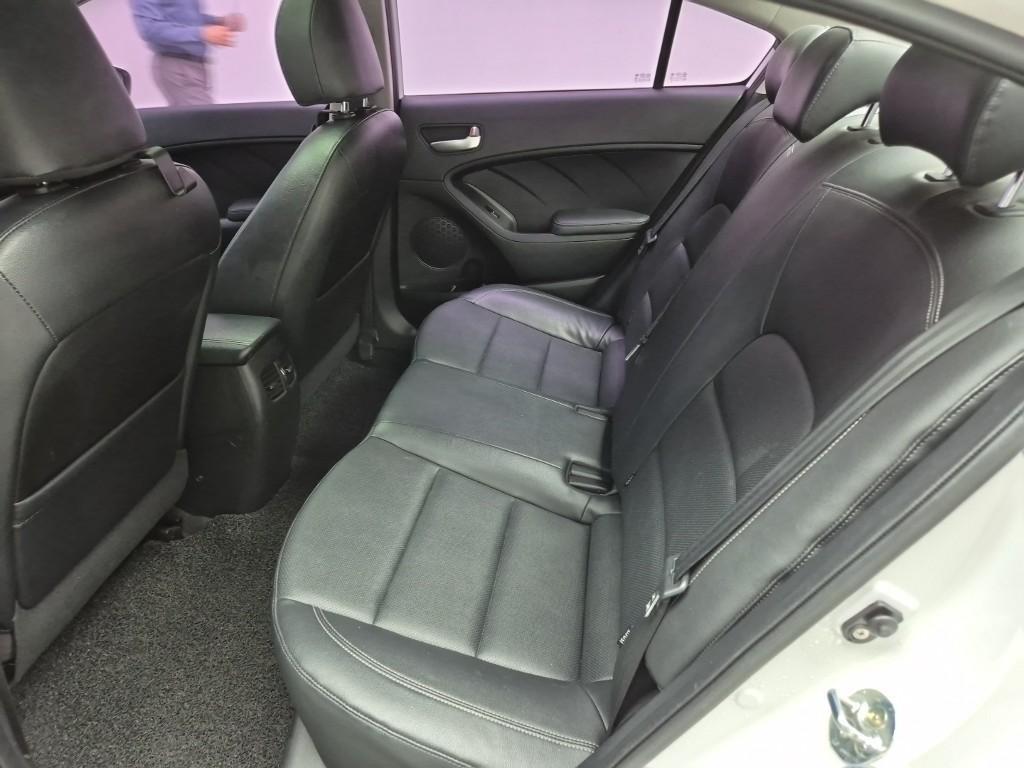 KIA K3 - Vista 12