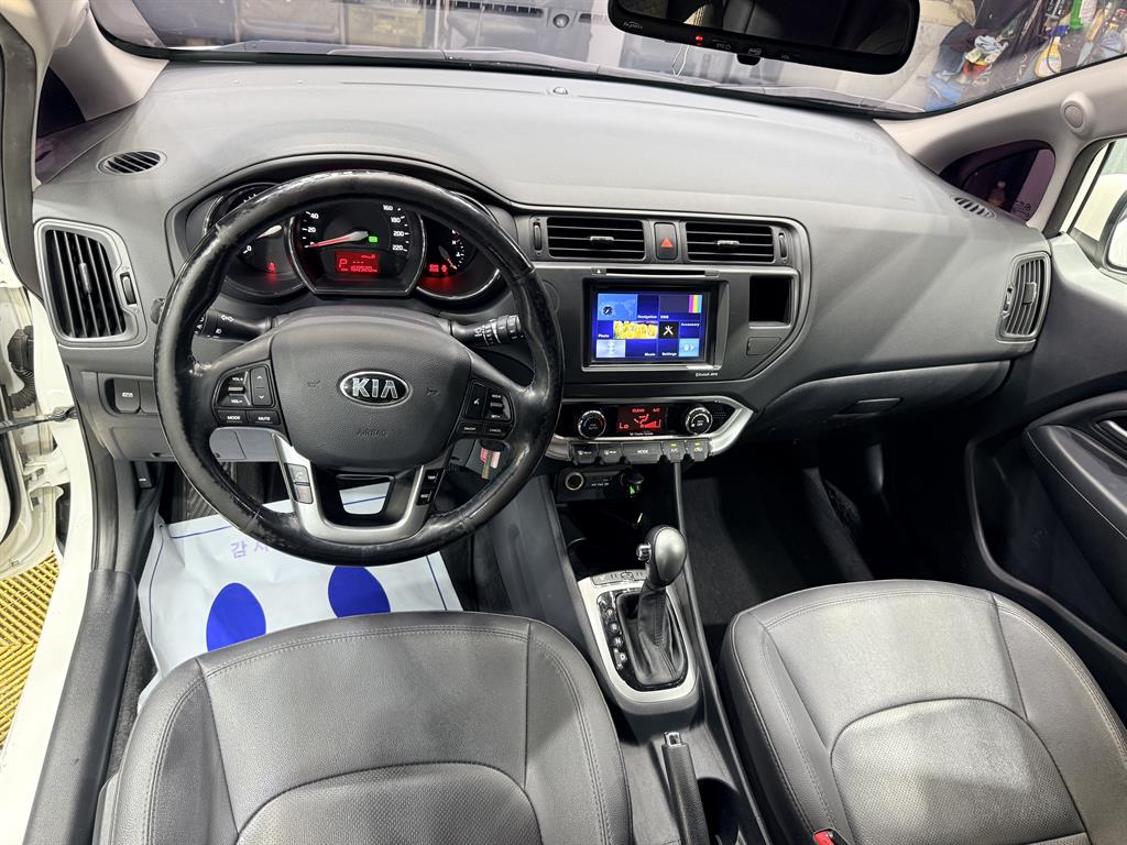 KIA Pride - Vista 6