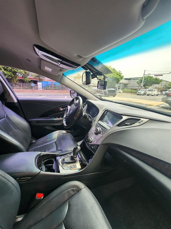 HYUNDAI Grandeur - Vista 9