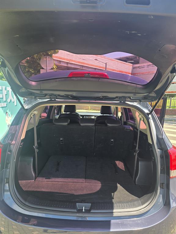 KIA Carens - Vista 12
