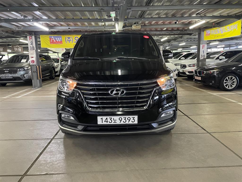 HYUNDAI Starex 2020 Negro - Importación desde Corea - HF Imports Iquique - Foto 1