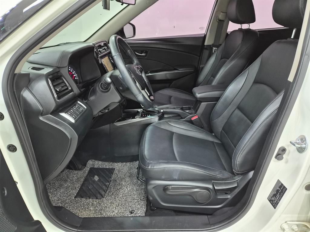 Ssangyong Tivoli - Vista 10
