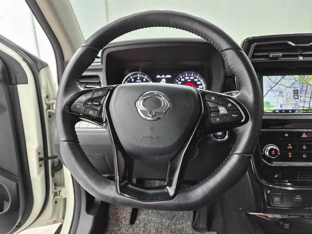 Ssangyong Tivoli - Vista 9