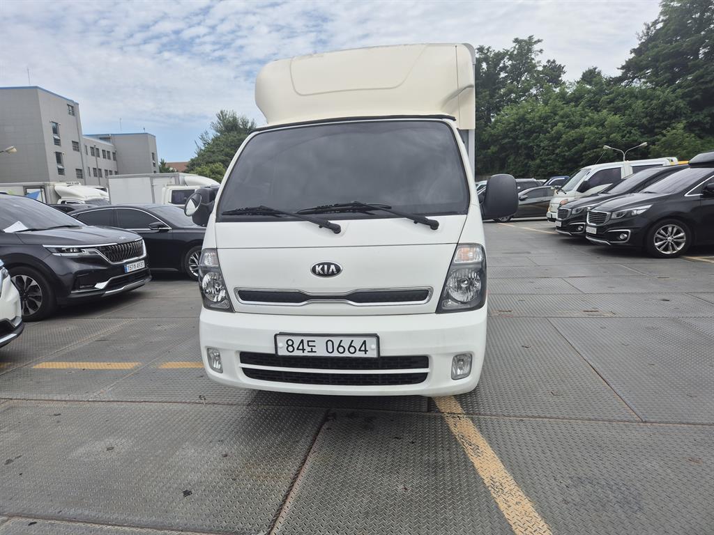 Small Truck Top_Wingbody 2019 Blanco - Importación desde Corea - HF Imports Iquique - Foto 1