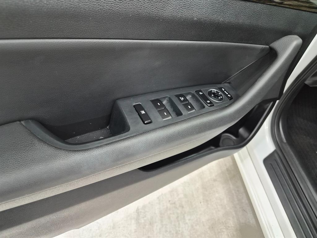 HYUNDAI Sonata - Vista 10