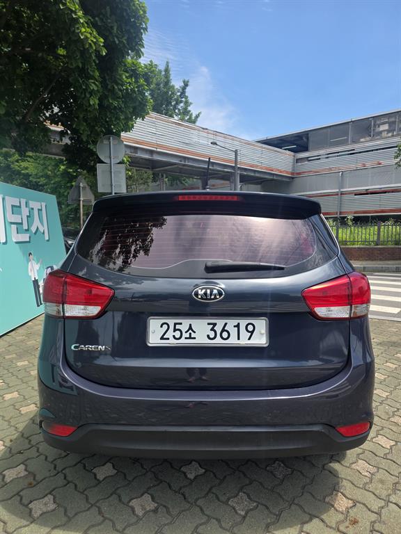 KIA Carens - Vista 4