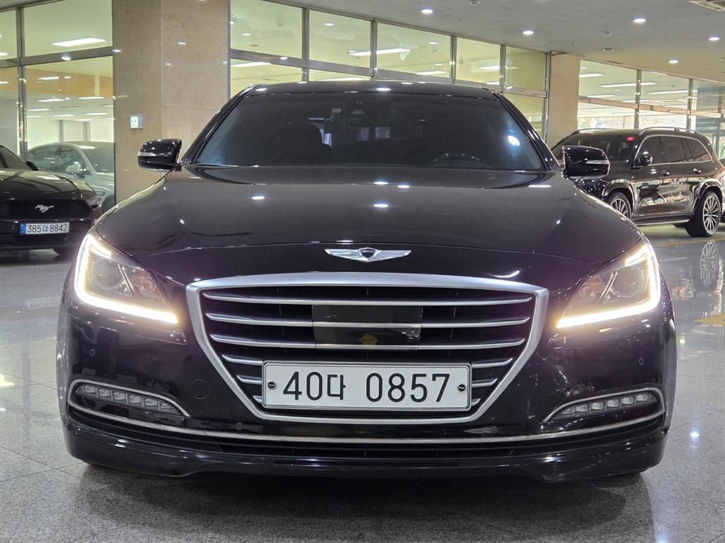 HYUNDAI Genesis - Vista 2
